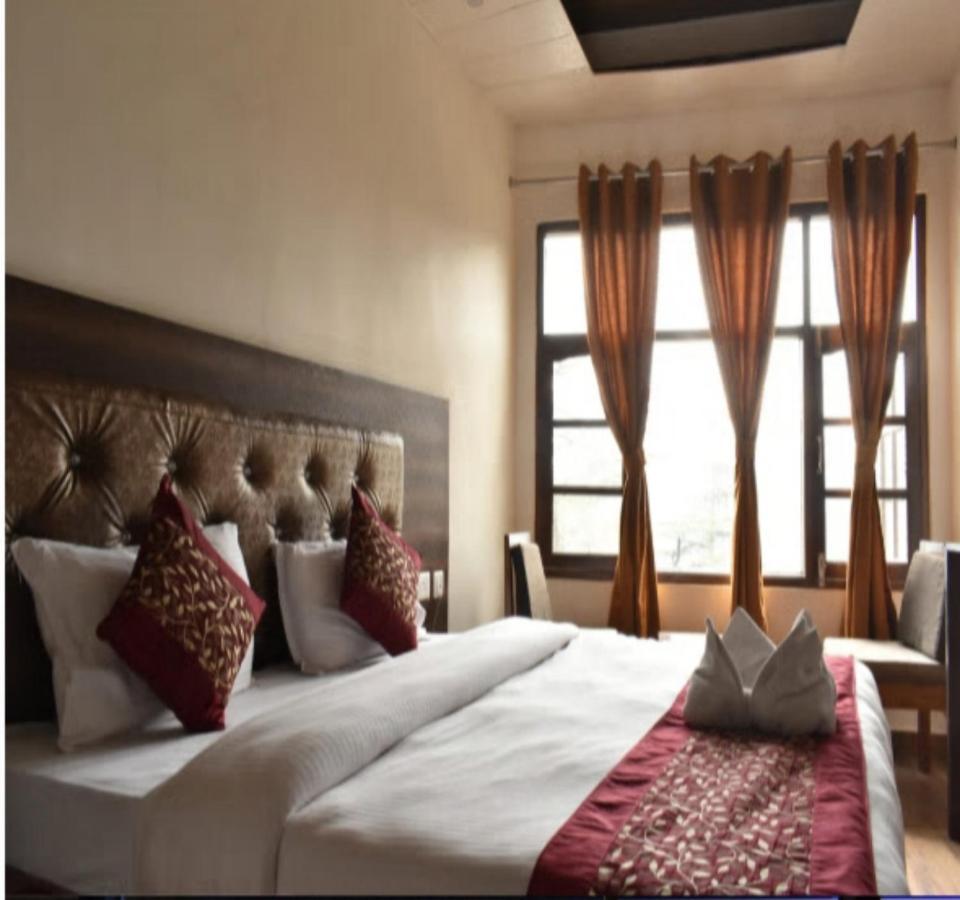 Mountain Zest-Simla Royale Near Mall Road-Free Pickup From Railway Station Simla Eksteriør bilde