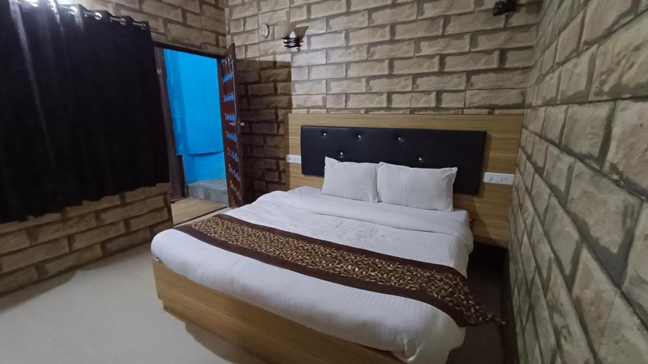 Mountain Zest-Simla Royale Near Mall Road-Free Pickup From Railway Station Simla Eksteriør bilde
