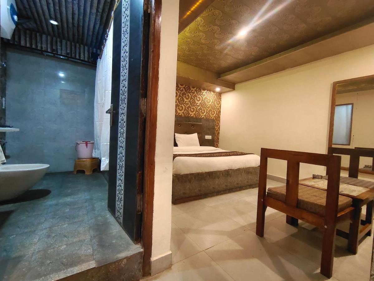 Mountain Zest-Simla Royale Near Mall Road-Free Pickup From Railway Station Simla Eksteriør bilde