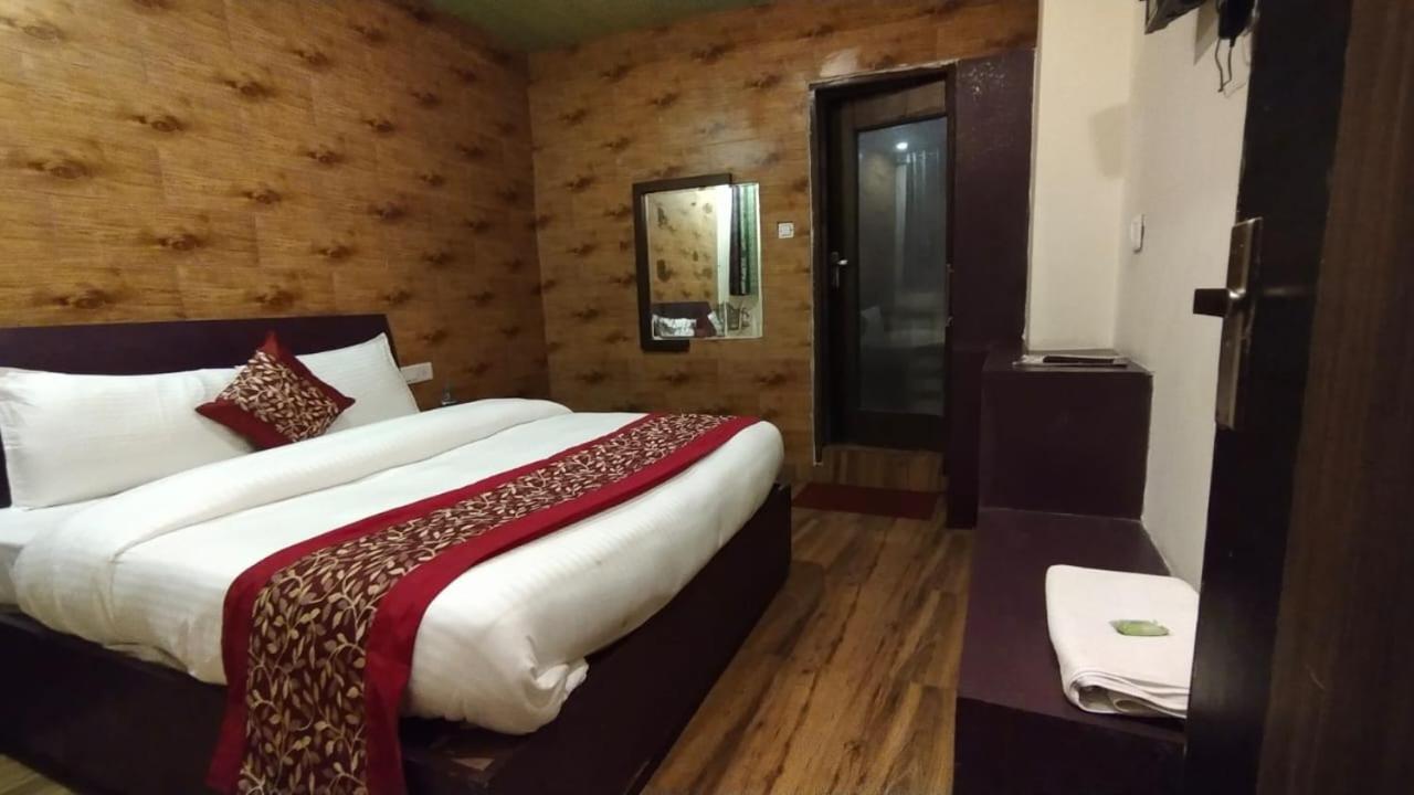 Mountain Zest-Simla Royale Near Mall Road-Free Pickup From Railway Station Simla Eksteriør bilde
